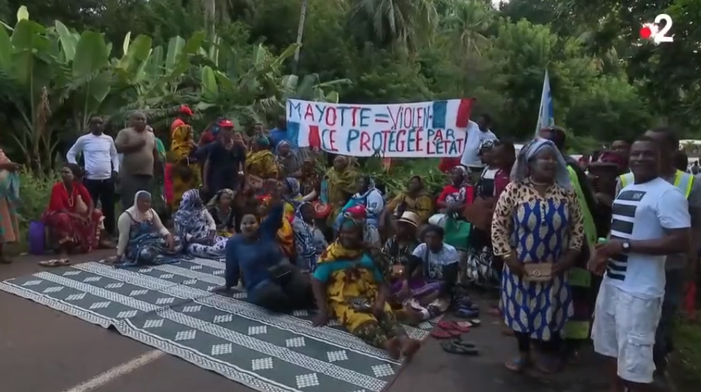 #Mayotte 🇫🇷 Avec 40% de migrants, l’île est au bord de l’implosion (vidéo)