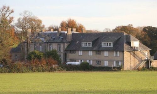 #Bretagne 🇫🇷 Haine de la femme et viol de petits garçons dans une école catholique intégriste