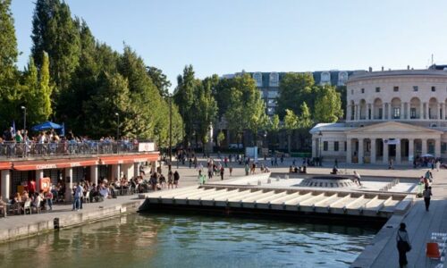 #Paris 🇫🇷 7 policiers hors service agressés et blessés par une dizaine d’individus après avoir été reconnus