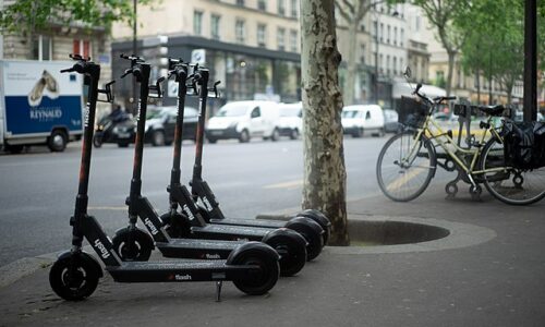 #Nancy 🇫🇷 2 heures après avoir volé une trottinette électrique, il se fracture la jambe